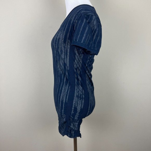 Athleta Top Tee Large Blue Ikat Pure Organic Cotton Blend Ruched Seamless Womens - Picture 7 of 8